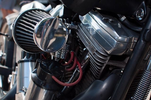 Wymiana filtra powietrza w motocyklu: przewodnik dla początkujących